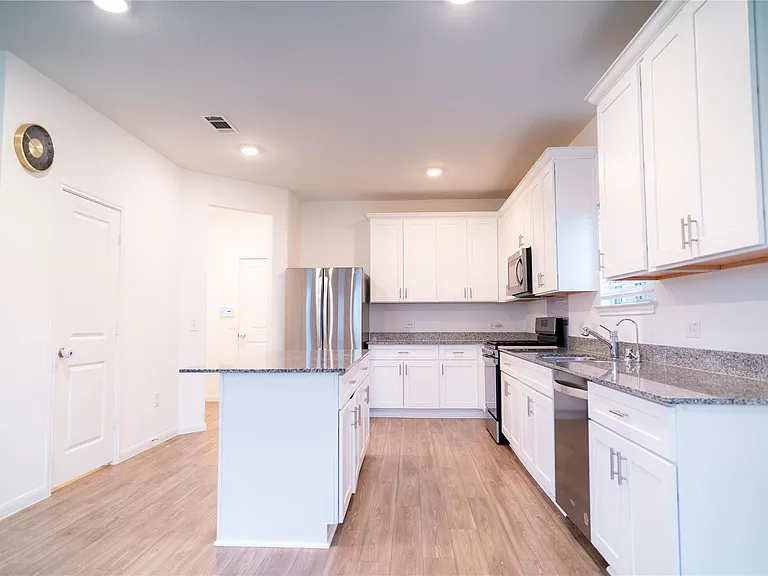8214 Star Terrace Dr — Photo 5