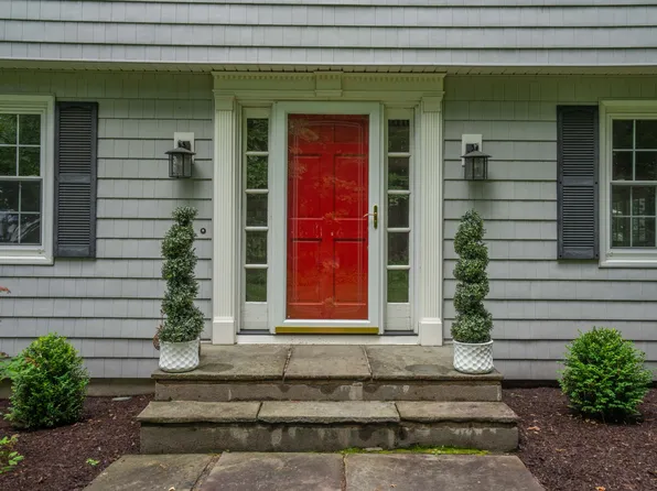 22 Northcliff Drive, West Hartford, CT 06117