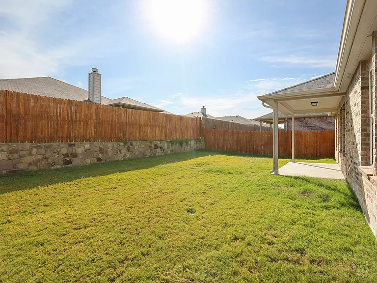 1433 Willoughby Way — Photo 35