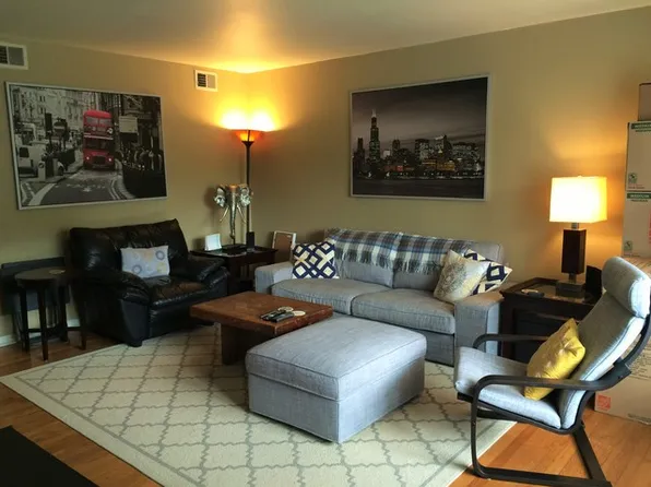 2716 W Montrose Ave APT 2C, Chicago, IL 60618