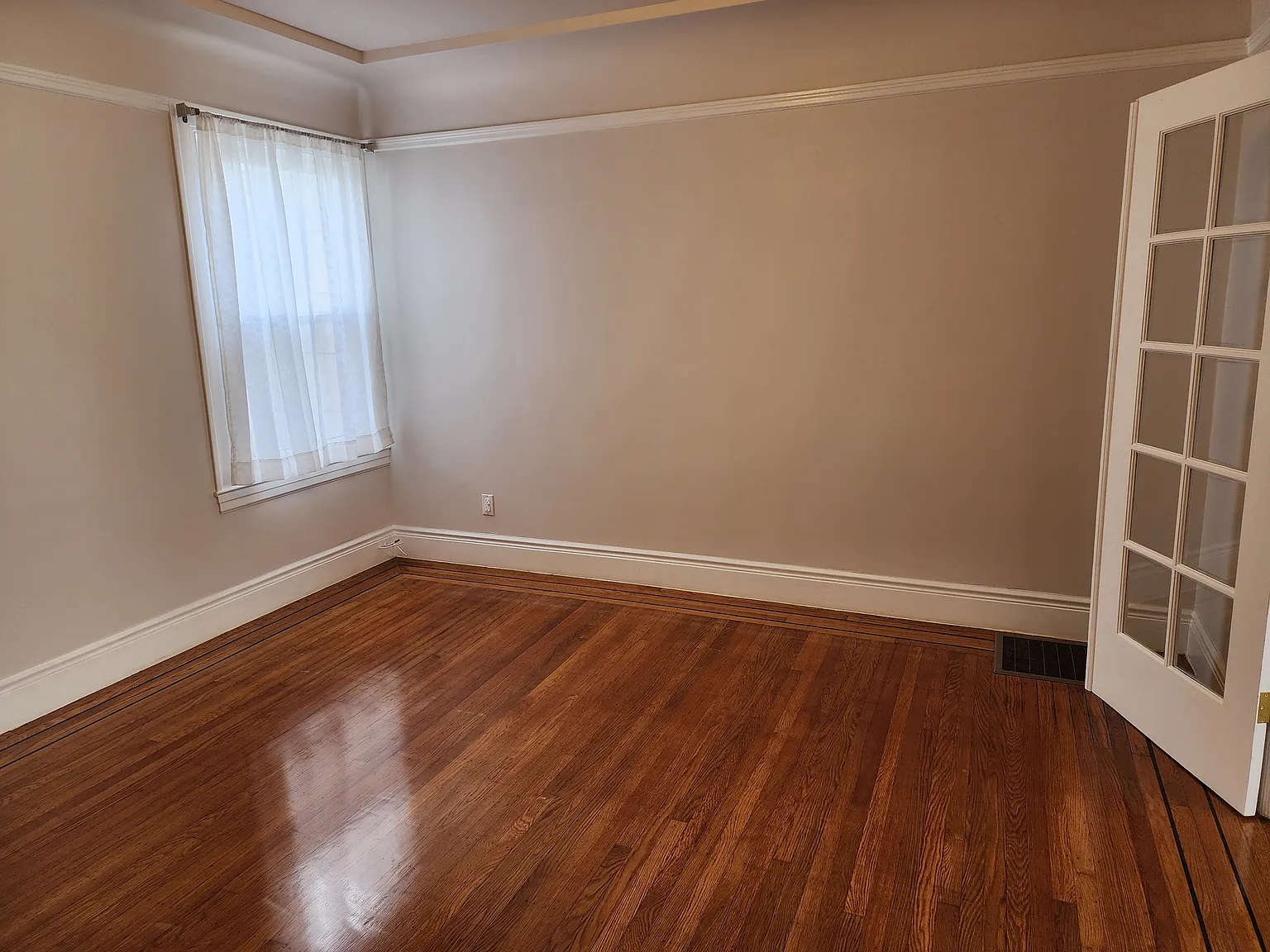 3 bed, 1550 sqft, $4,800 — Photo 2
