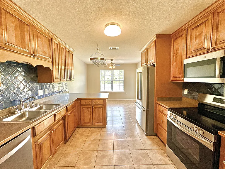 5756 Emily Ln — Photo 6