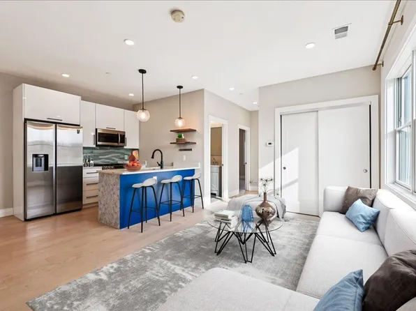 1102 Staples St NE #301, Washington, DC 20017