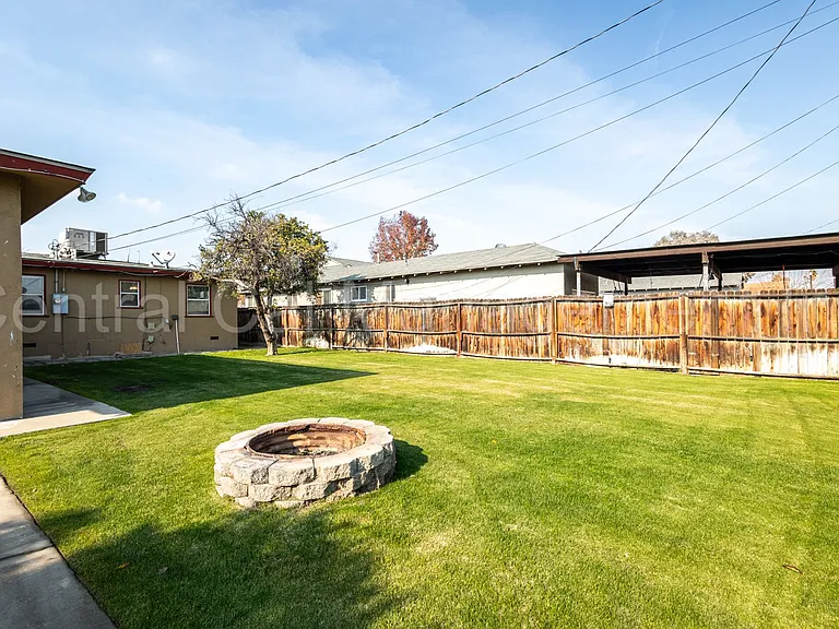 200 Wetherley Dr — Photo 16