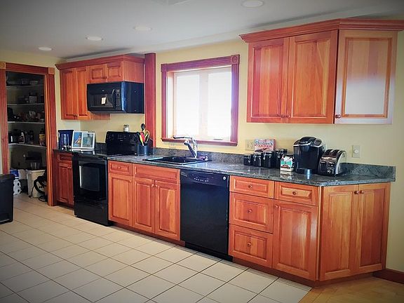 2nd image of 24 Glenwood Ave APT 4