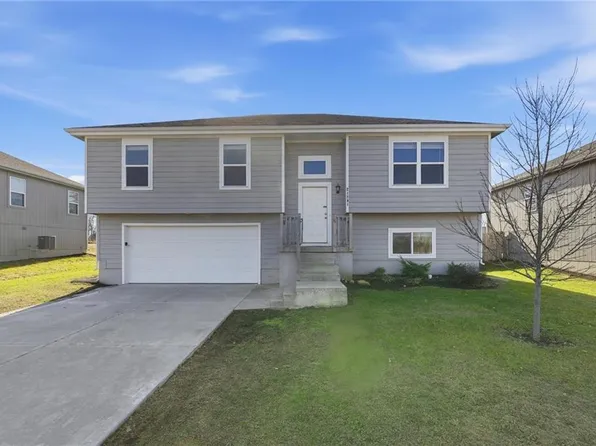 21291 W 219th St, Spring Hill, KS 66083