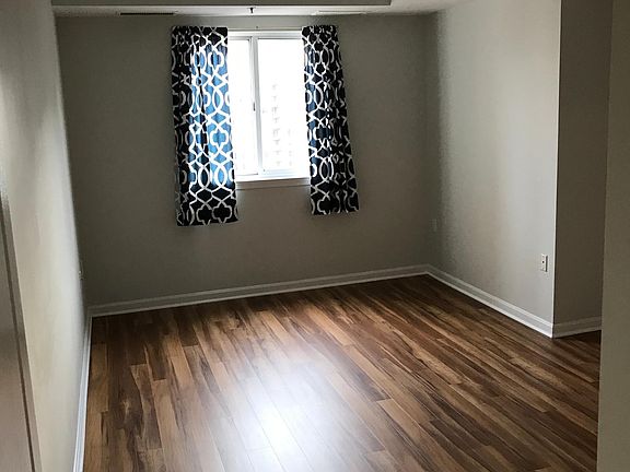 5th image of 1211 S Eads St APT 1311