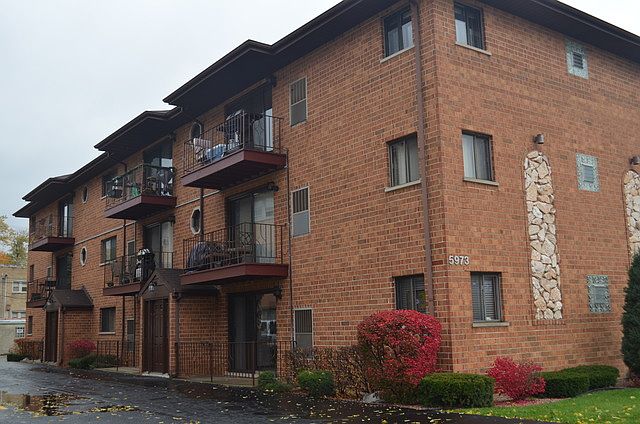 1st image of 5973 N Northwest Hwy APT 3A