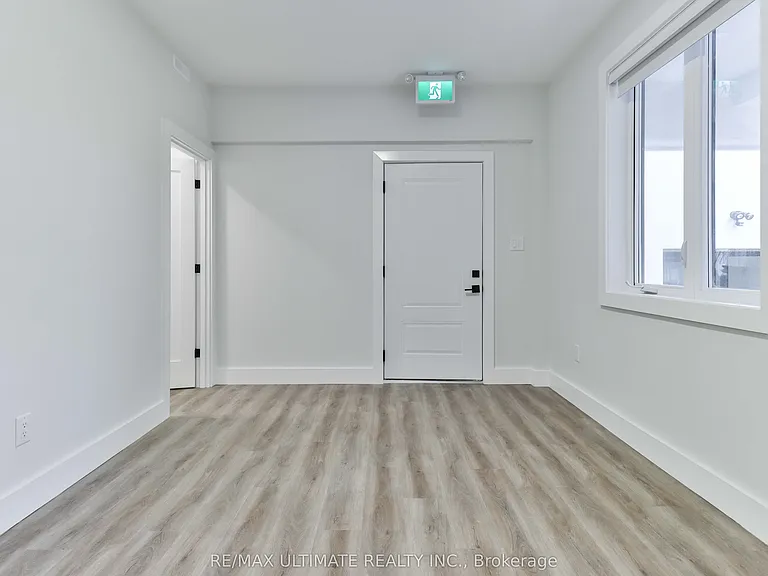 6 Chudleigh Rd #MAIN FLOOR — Photo 15