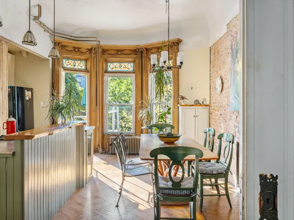 882 Park Place image 14 of 49