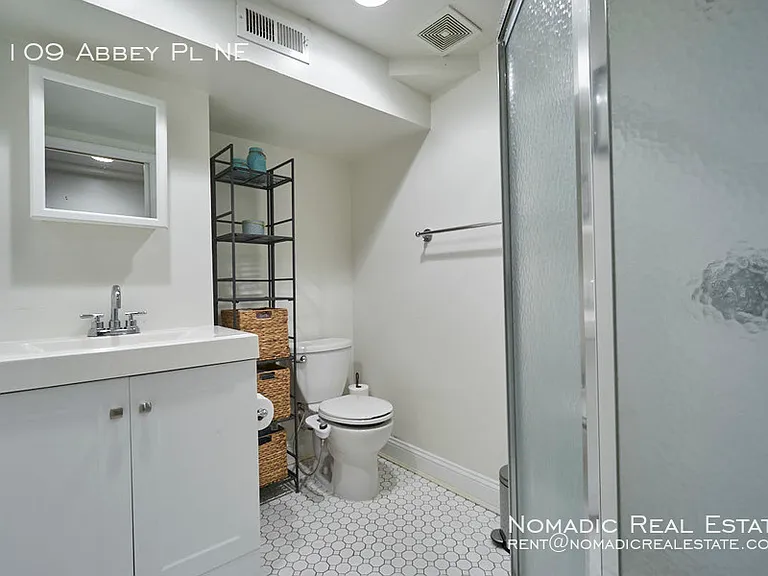 1109 Abbey Pl NE — Photo 26