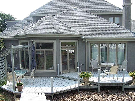 2nd image of 208 Blueberry Hill Dr