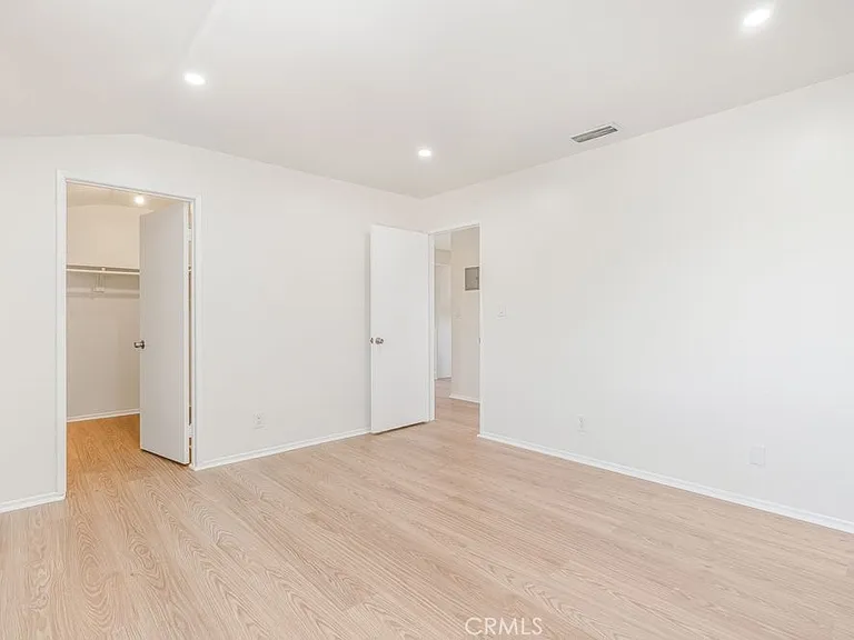 1129 Linden Ave #1 — Photo 20