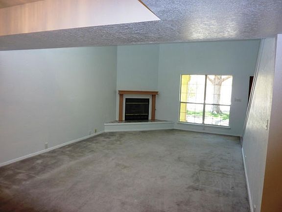 3rd image of 10817 Pennyback Park Dr NE