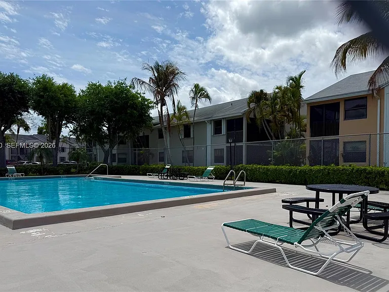 800 Independence Dr #800I — Photo 13