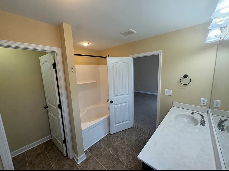 111 Castanet Ct — Photo 41