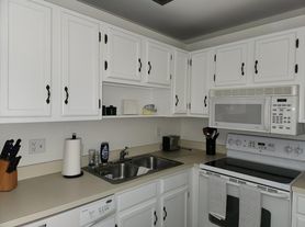 106 Springlake Ct, Vero Beach, FL