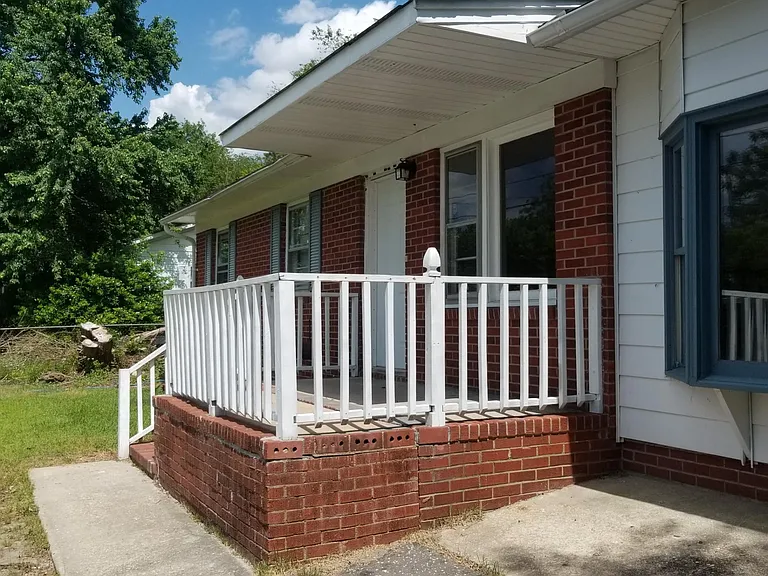 6406 Spring Hill Dr — Photo 2