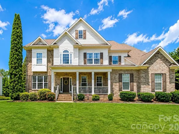 10209 Treetop Ln, Cornelius, NC 28031