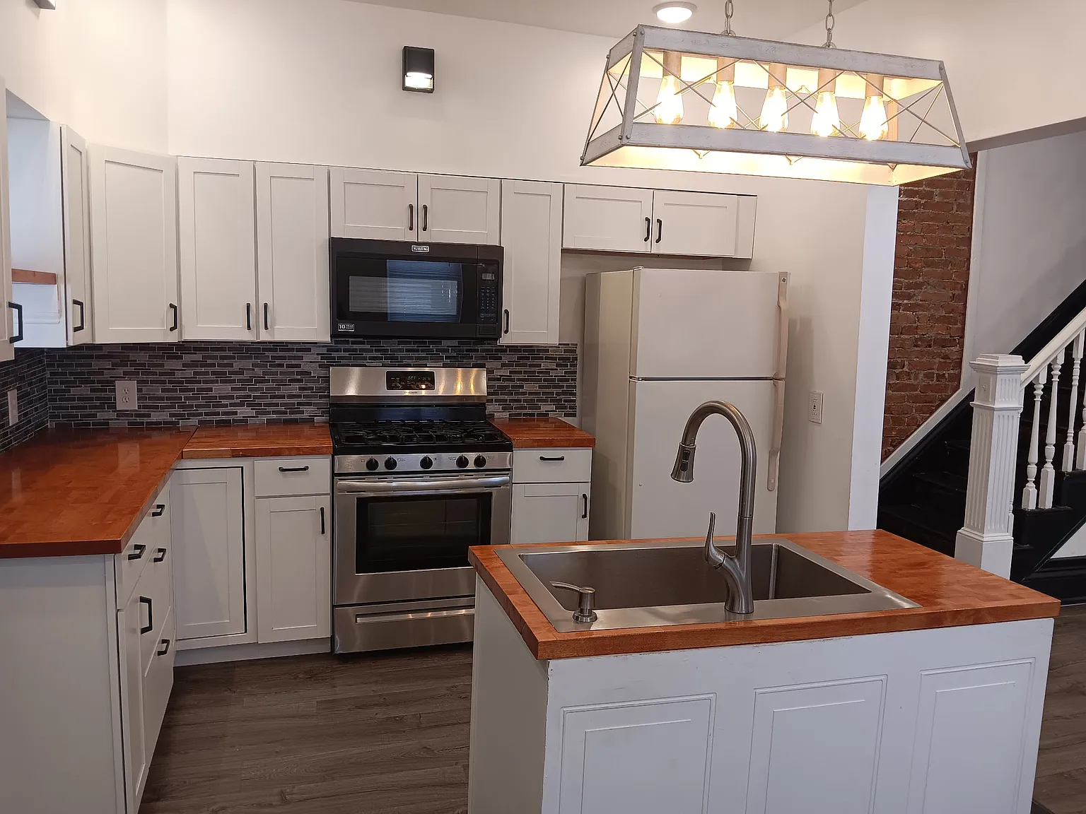 4 bed, 1580 sqft, $1,850 — Photo 2