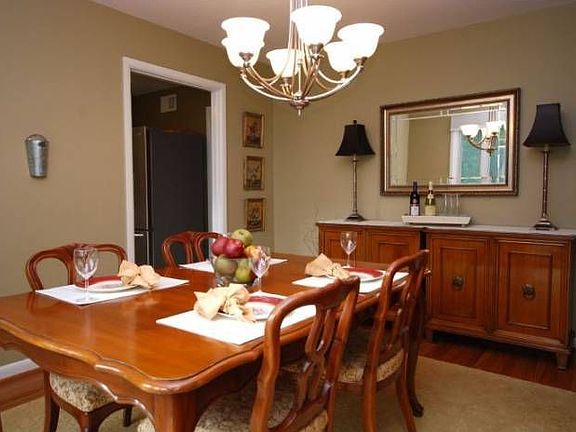 Dining Rm
