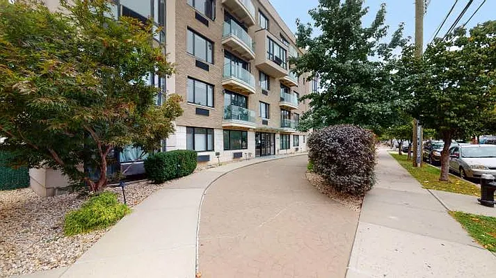 Sold by Sandra Greer Real Estate | media 13