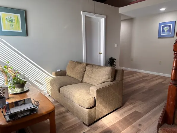 9256 21st Ave SW, Seattle, WA 98106