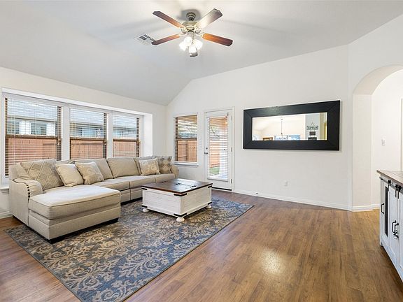 4th image of 2532 Winchell Ln