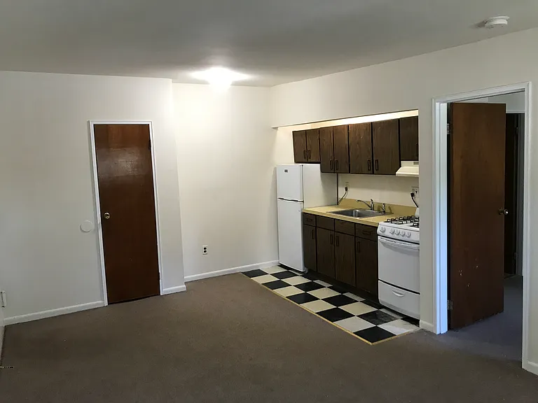 156 W Cedar St #29 — Photo 1