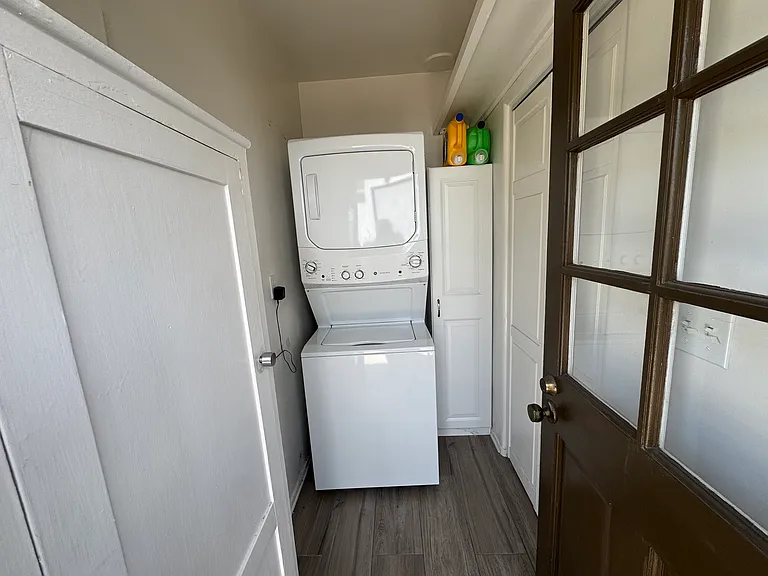 1418 Spazier Ave — Photo 11