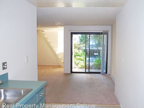 5th image of 6639 137th Pl NE #472