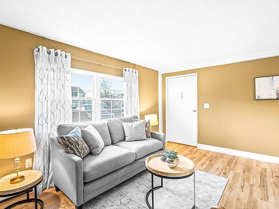 3rd image of 90 Washington Park Dr #6
