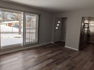 1206 W 8th St, Cedar Falls, IA 50613