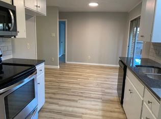 105 Berry Dr, Wake Village, TX 75501