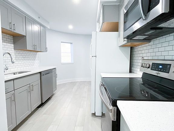 2nd image of 1935-37 Chestnut St #35-3R