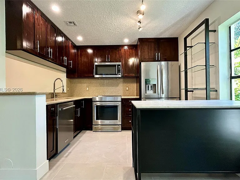 20945 Bay Ct #1353 — Photo 3