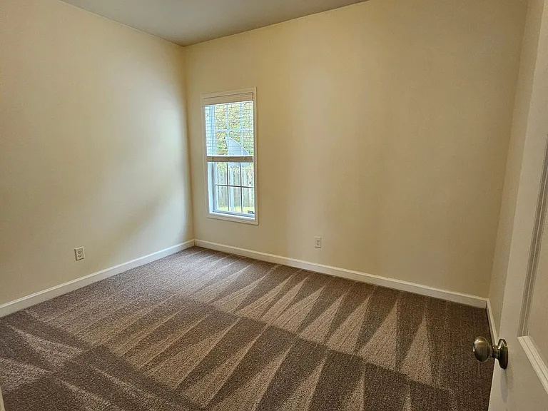 202 Winson Green Ln — Photo 9