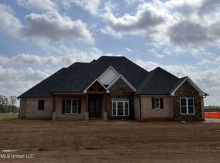 1816 Bakersfield Way, Nesbit, MS 38651
