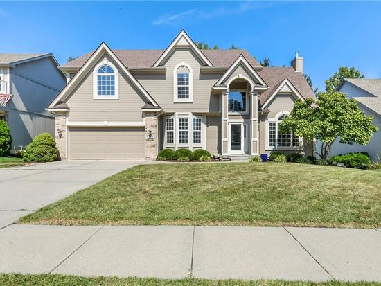 1416 NE 79th St, Gladstone, MO 64118