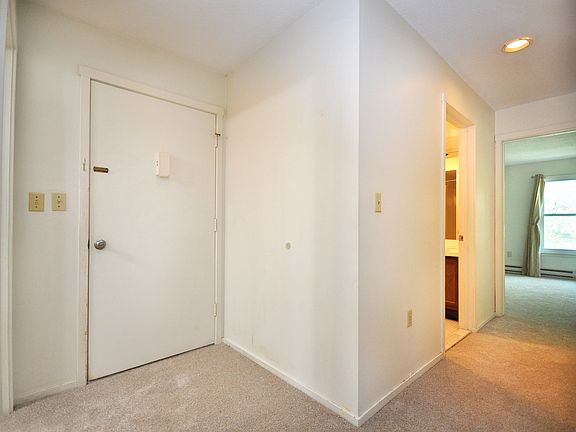 3rd image of 99 Mallard Dr