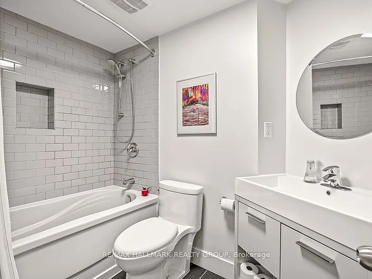 23 Newton St — Photo 32