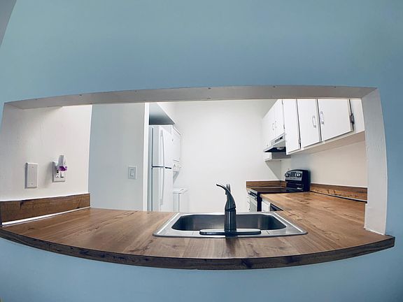 3rd image of 15322 SW 72nd St #12
