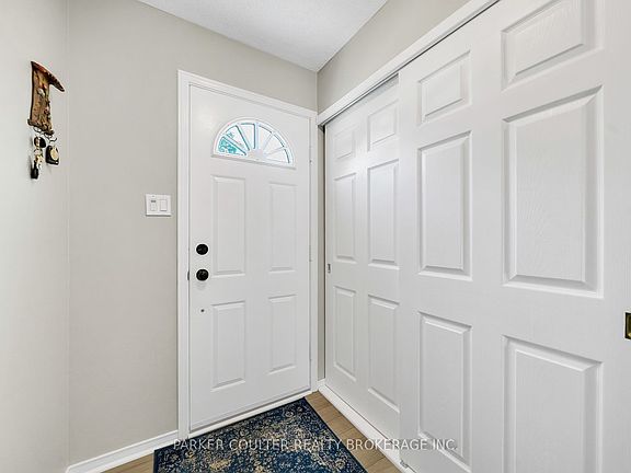 3rd image of 1098 Maclean St