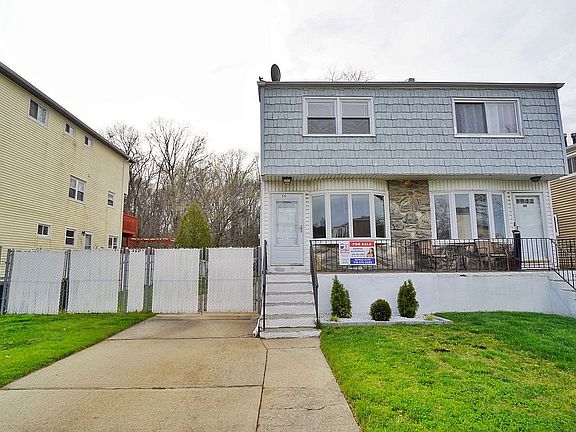 4th image of 50 Mulberry Ave