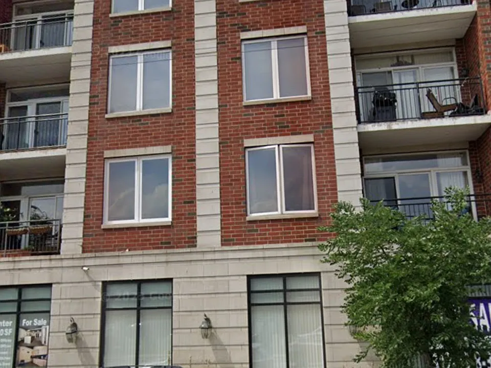 6555 W Belmont Ave #4