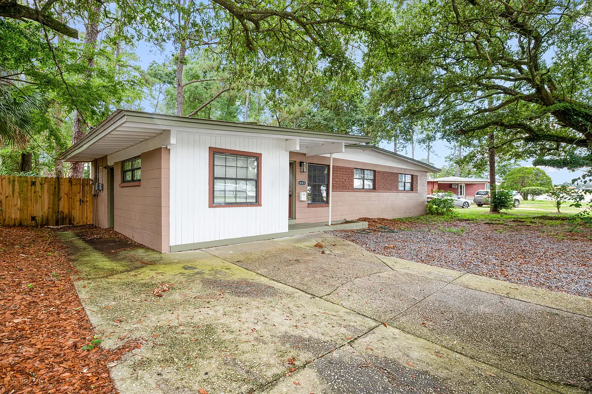 Building Photo - Fairfield Dr