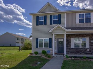 401 Justice Farm Dr, Sneads Ferry, NC 28460