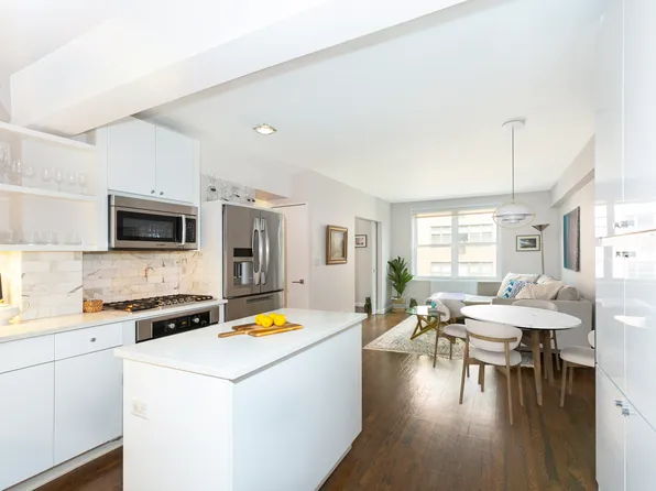 60 East 9th Street image 1 of 1