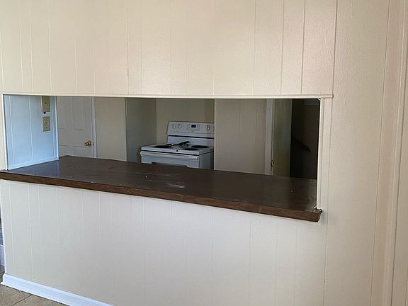 4th image of 1003 Baker Ave