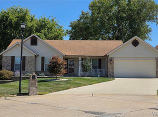4 Trailview Ct, Saint Peters, MO 63376